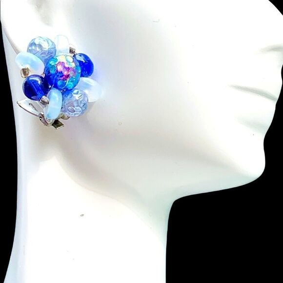 Vintage West German iridescent glass beaded clip back earrings - Picture 2 of 8